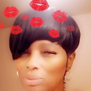 Meet your Posher, Lorie